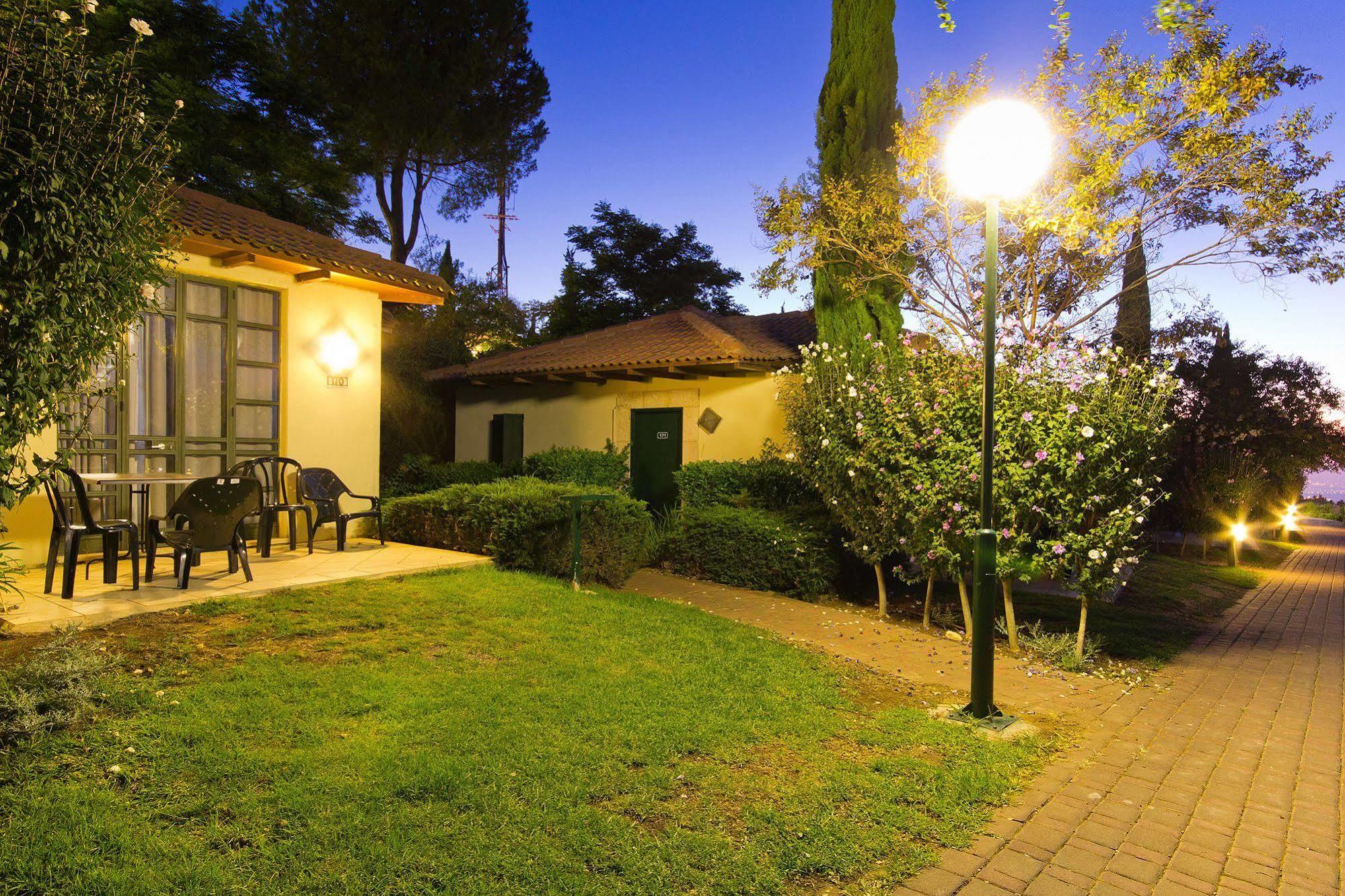 Shoresh Green Hills Family Suites Hotel Zewnętrze zdjęcie