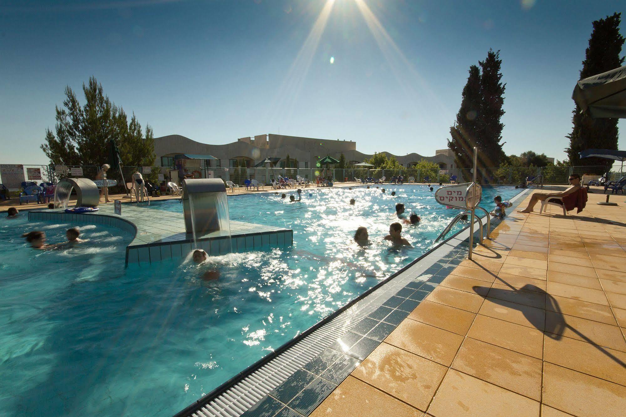 Shoresh Green Hills Family Suites Hotel Zewnętrze zdjęcie